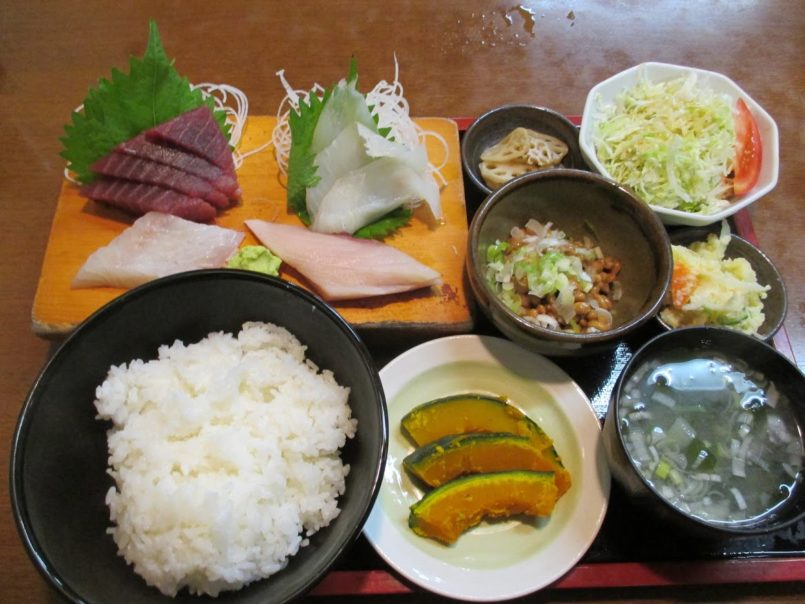 智寿司の刺身定食