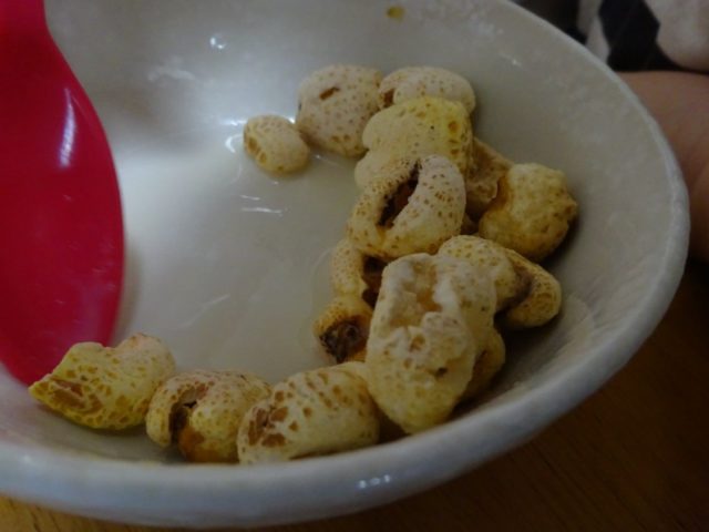 ポリコーン 坂金製菓 ポップコーンと似て非なる甘く軽いお菓子